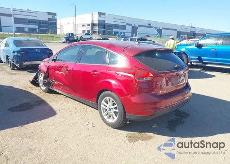 2016 Ford Focus Se z USA, uszkodzony, nr VIN 1FADP3K22GL212362